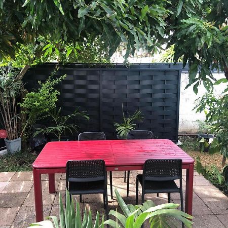 Appartement Meuble Le Manguier à Saint Pierre Extérieur photo